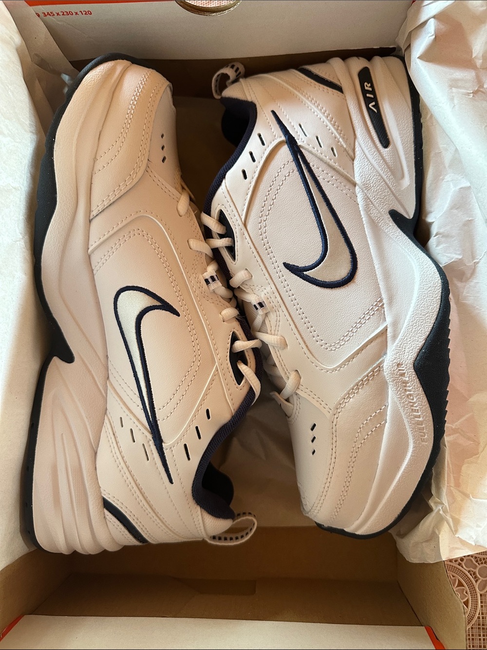 Nike Air Monarch IV sneakers size 9.5 - White / Metallic Silver NWT - Picture 2 of 9